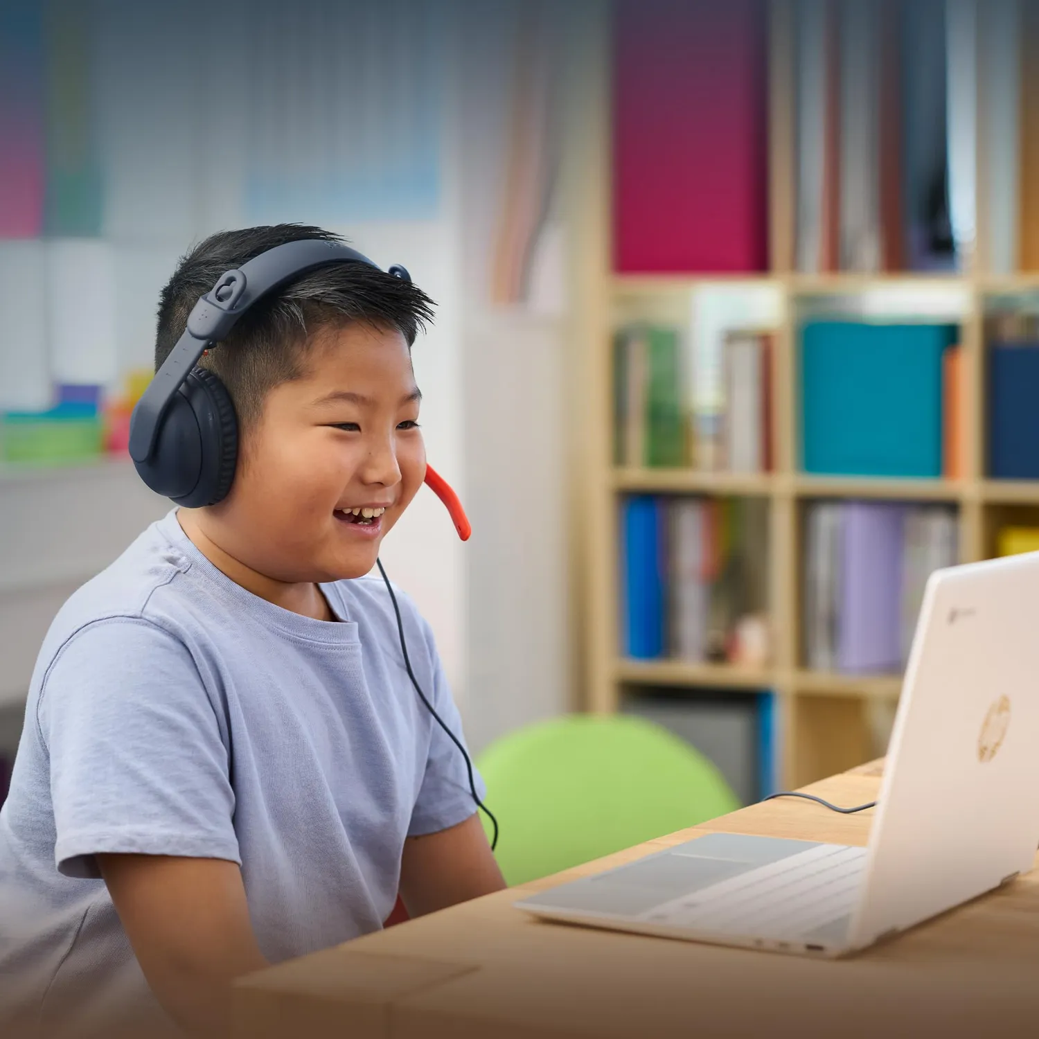 Logitech Zone Learn cuffia con microfono on ear aux blu scuola