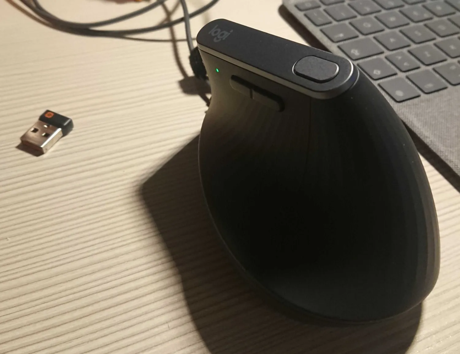 Logitech MX Vertical mouse wireless ergonomico 4000dpi grafite