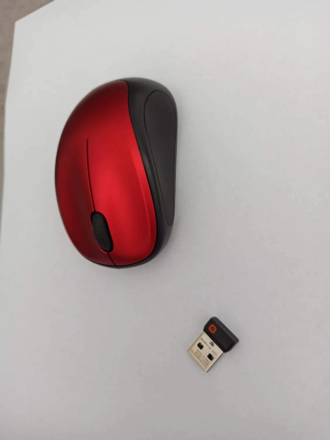 Logitech M235 mouse wireless Nero Rosso compatto