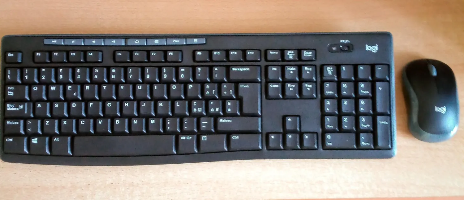 Logitech MK270 Combo Tastiera e Mouse Wireless ITA QWERTY