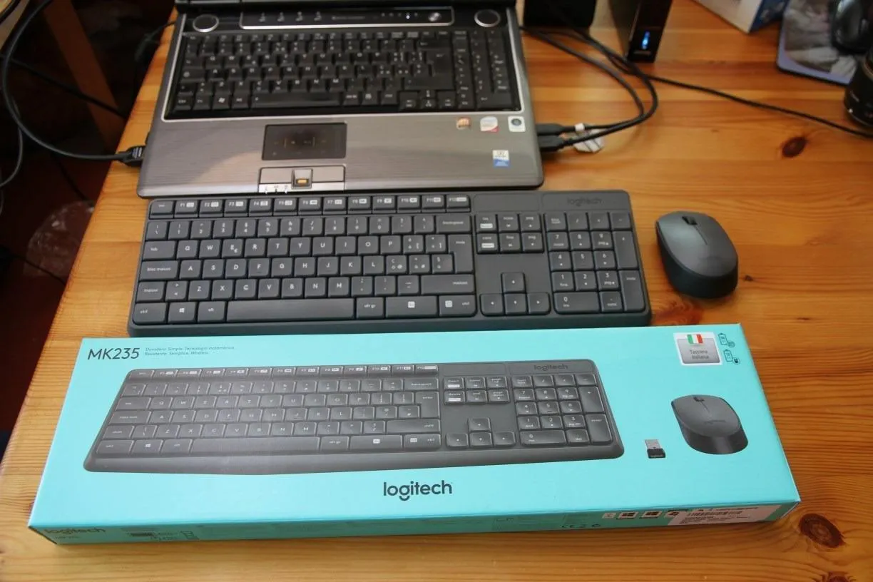 Logitech MK235 kit tastiera e mouse wireless ITA
