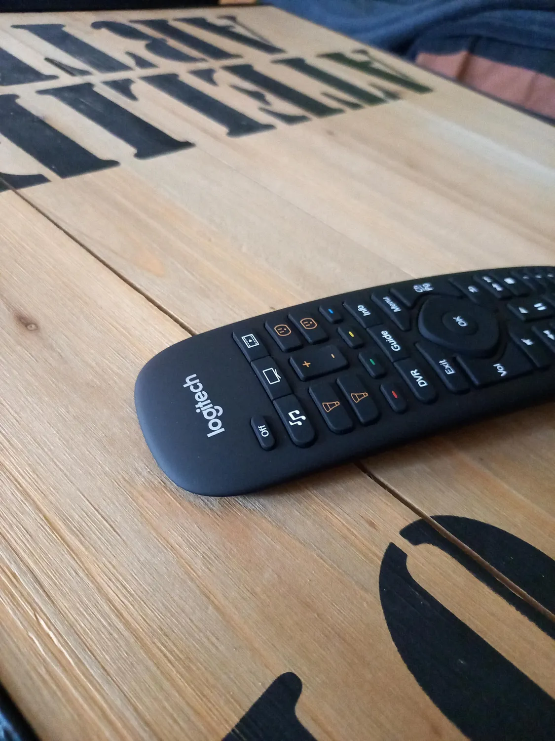 Logitech Harmony Companion telecomando universale Hub
