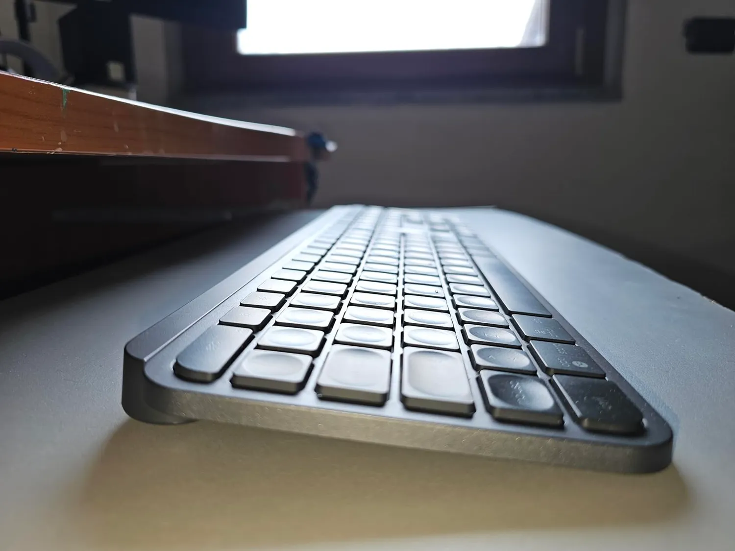 Logitech MX Keys S tastiera wireless grigio chiaro ITA
