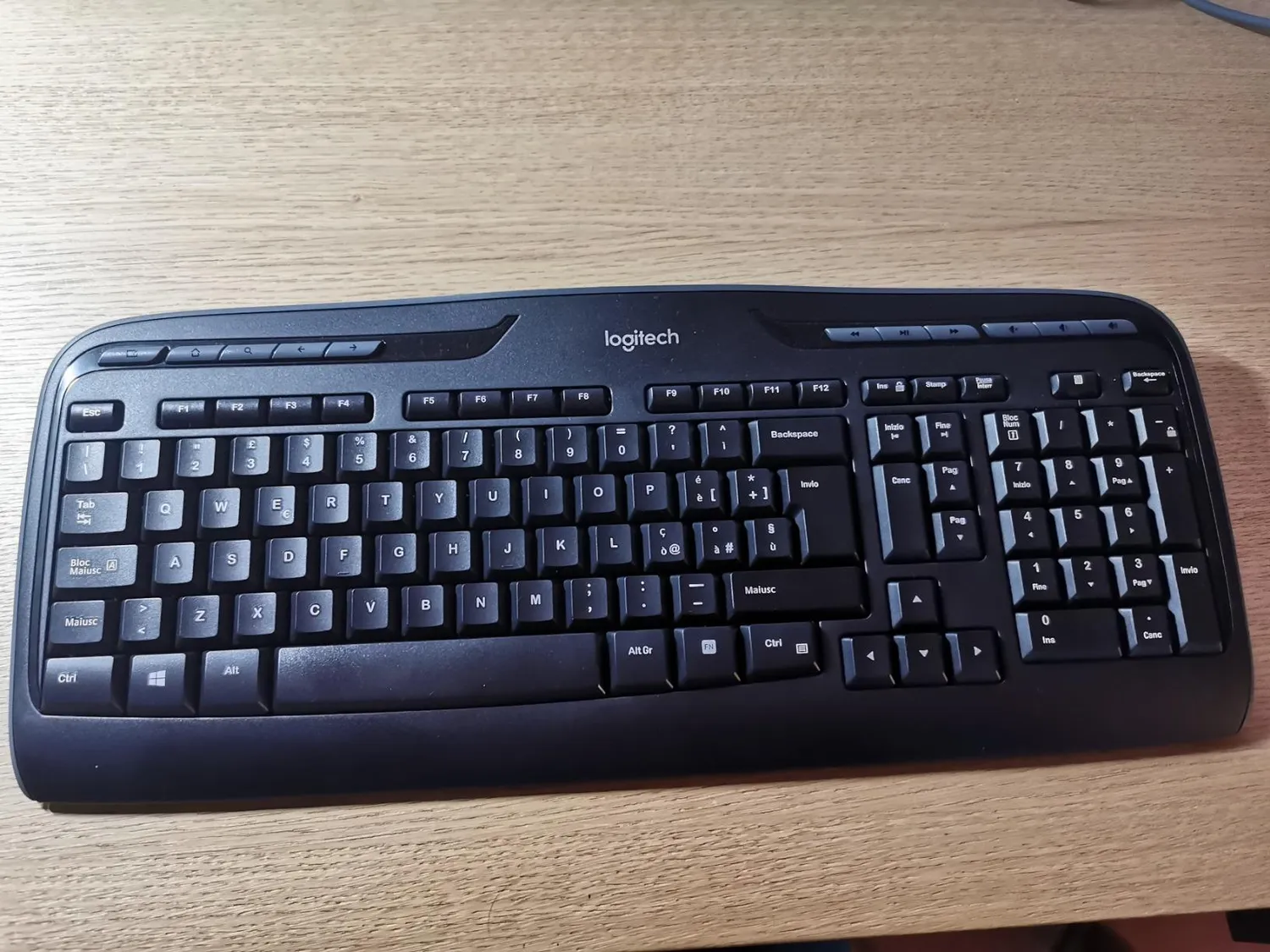 Logitech MK330 kit tastiera e mouse wireless italiano