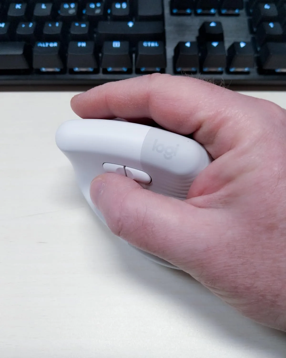 Logitech Lift mouse verticale grigio ergonomico 57°