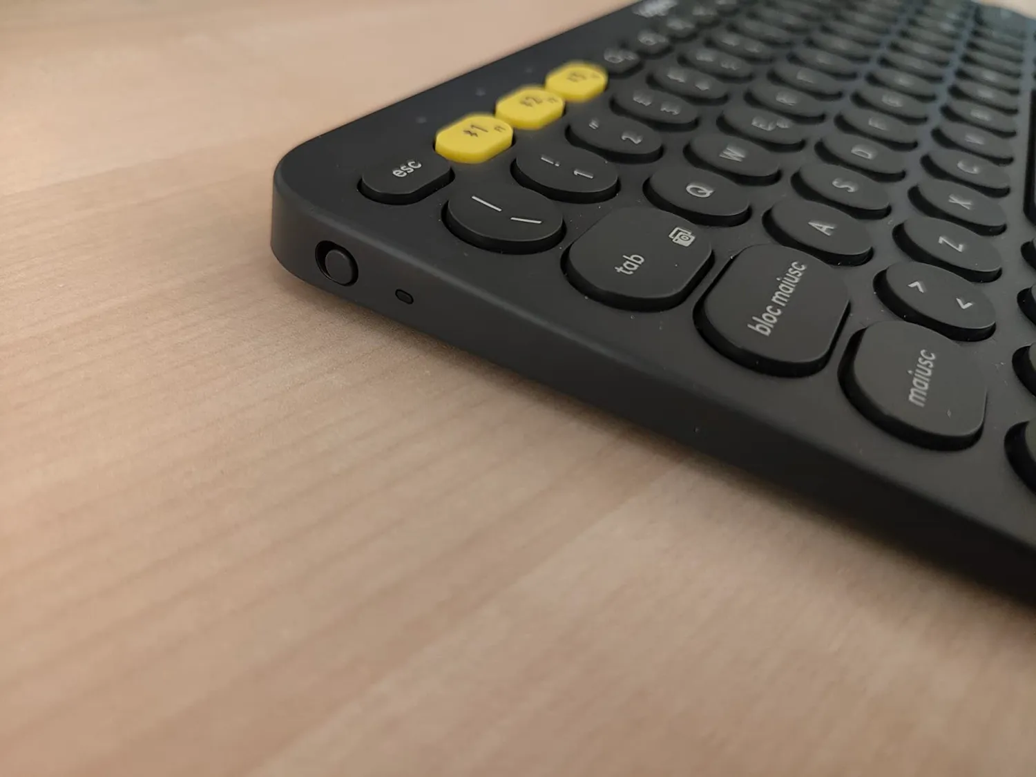 Logitech K380 tastiera Bluetooth nera ITA QWERTY