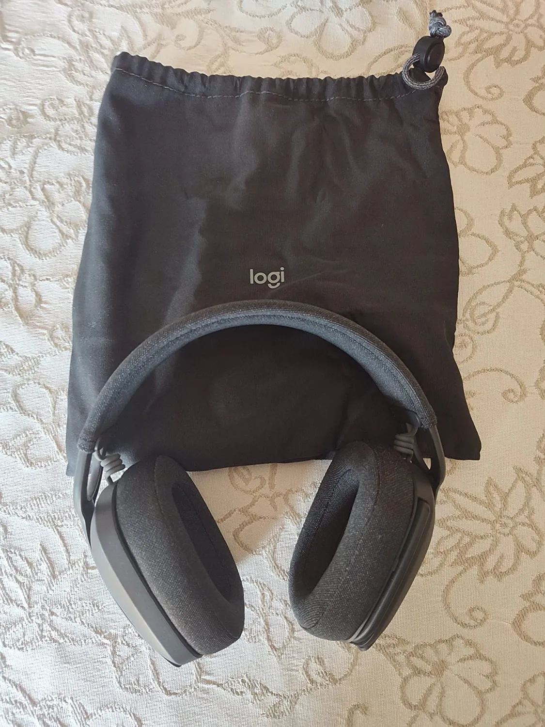 Logitech Zone Vibe 100 cuffie wireless bianco over-ear