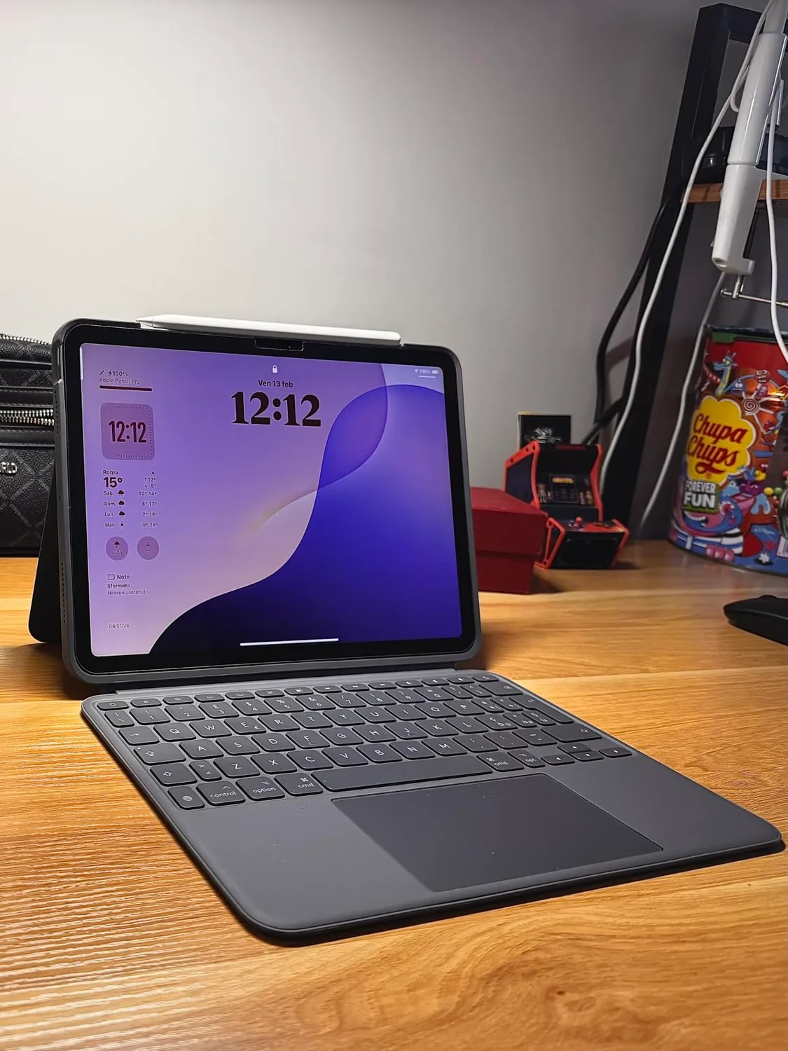 Logitech Combo Touch custodia tastiera iPad Air 13 ITA