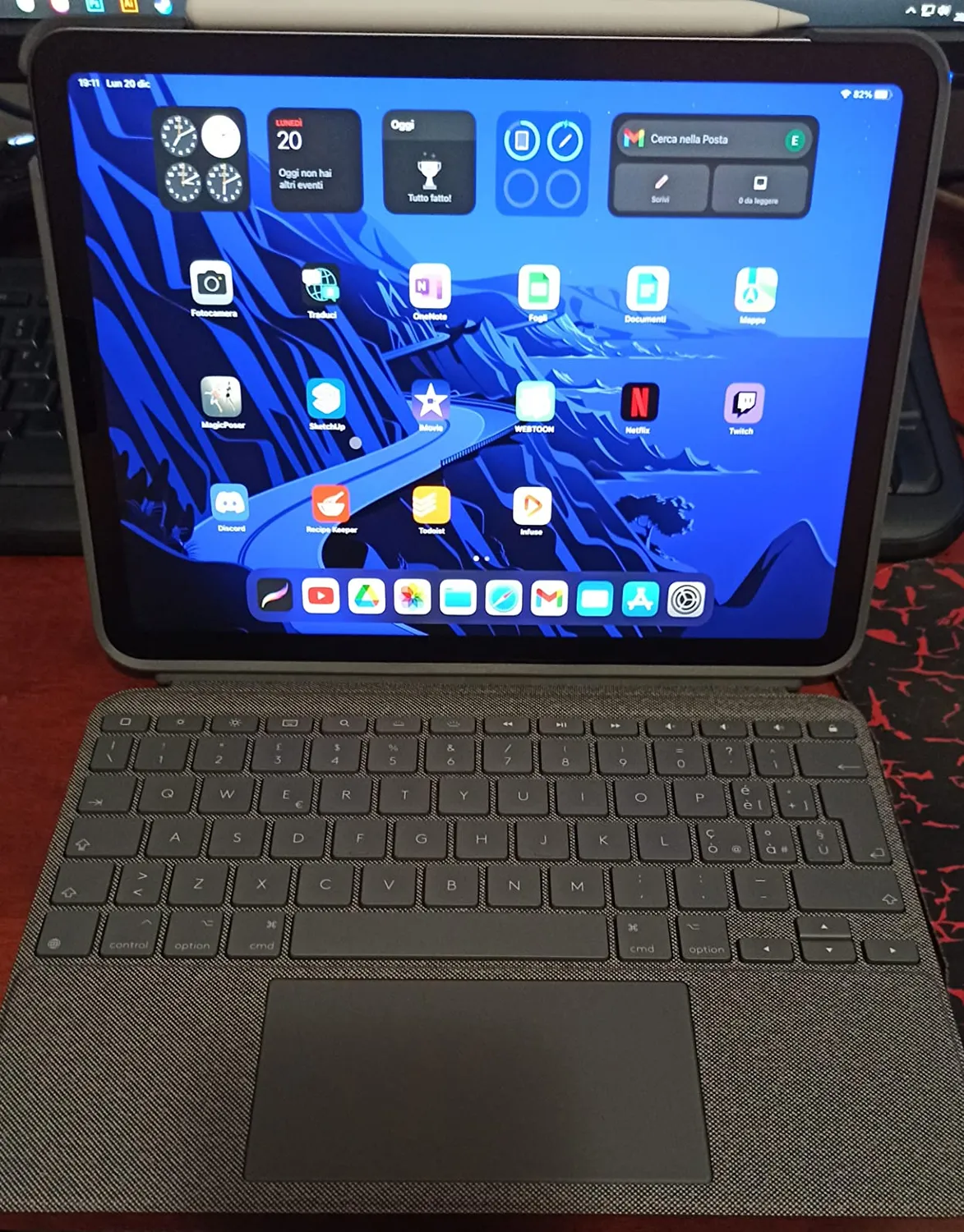 Logitech Combo Touch Custodia Tastiera iPad Air 4-5 Gen ITA retroilluminata