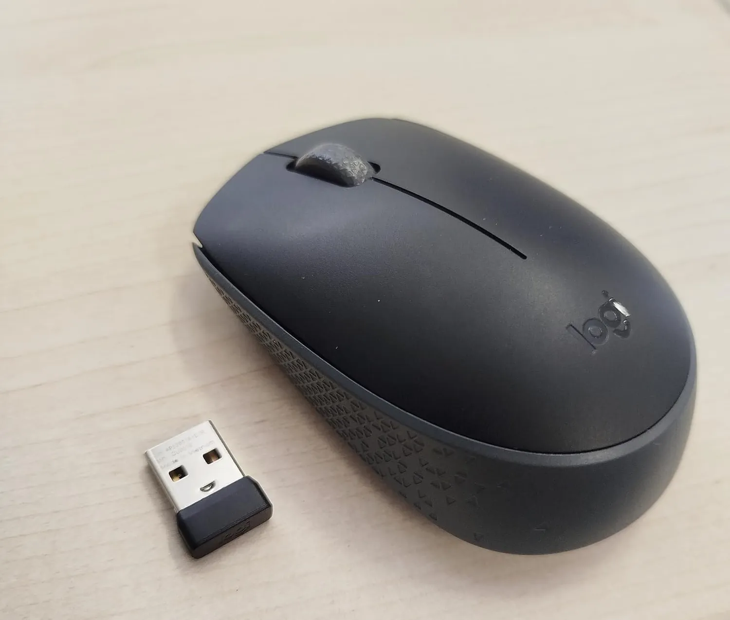 Logitech M171 mouse wireless nero 2,4 GHz ambidestro