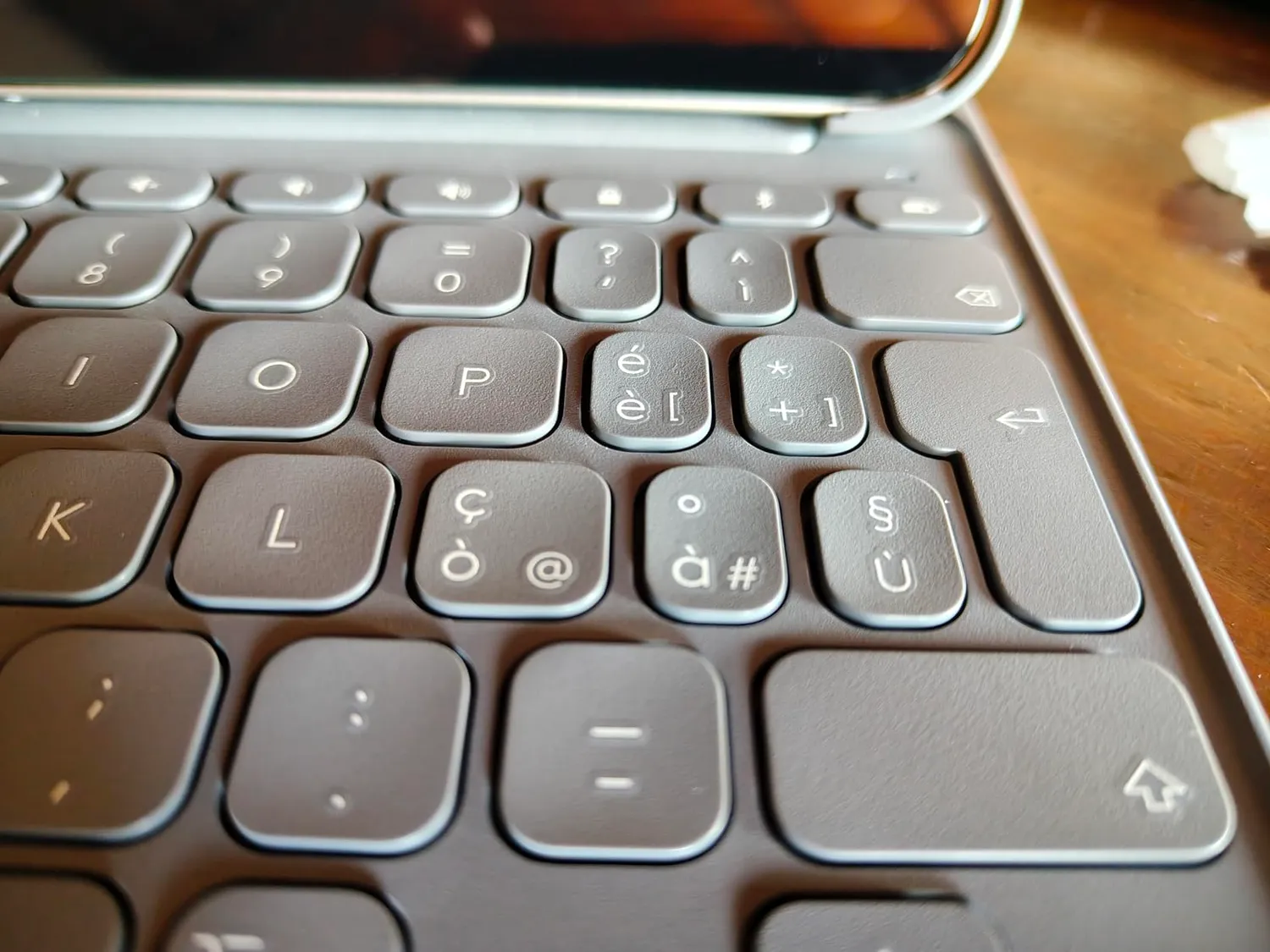 Logitech Slim Folio custodia tastiera iPad 10a gen ITA