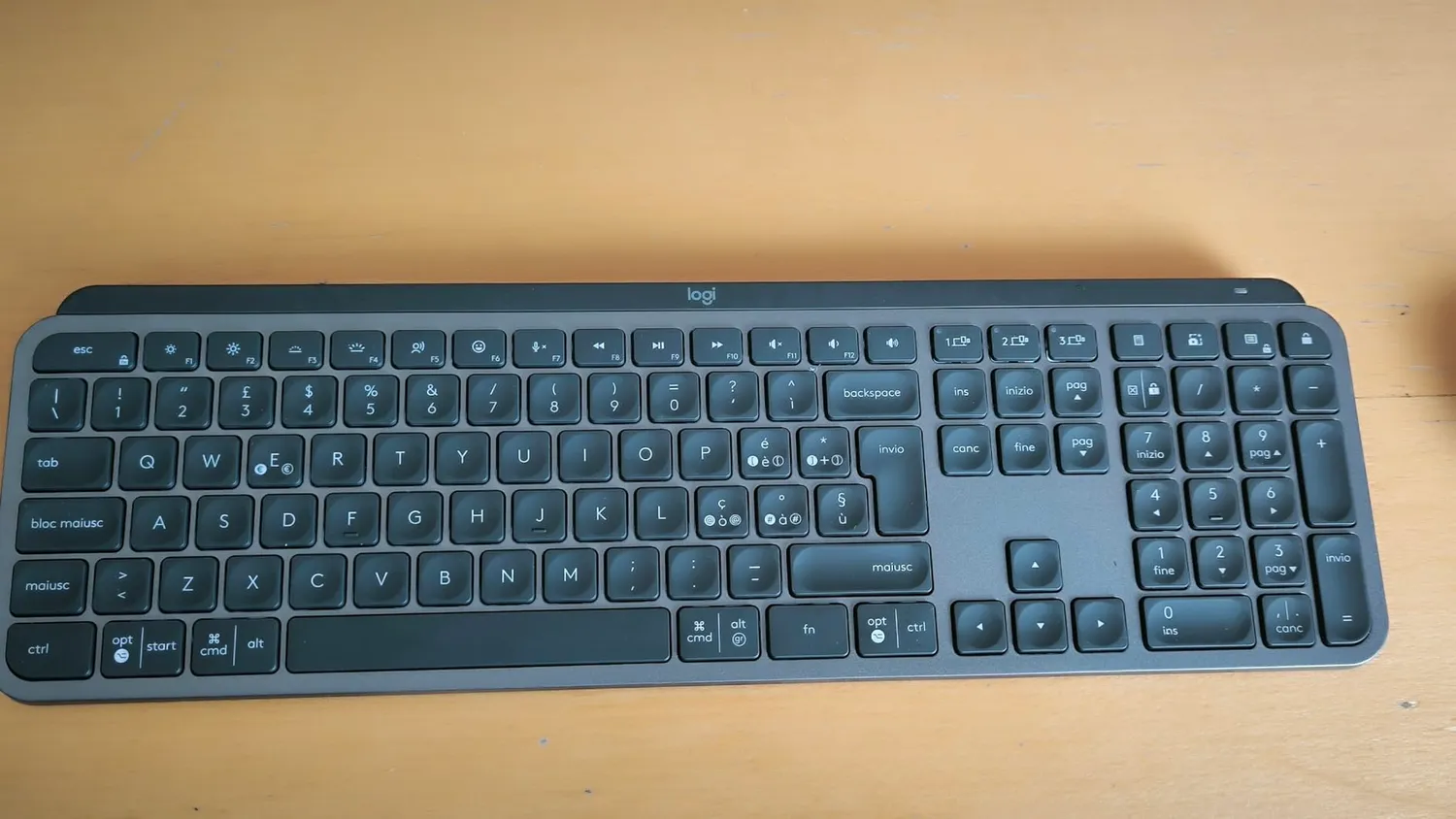 Logitech MX Keys S tastiera wireless grigio chiaro ITA