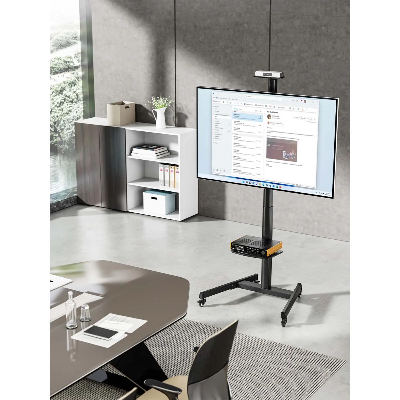 Manhattan Carrello TV 37-86" 70 kg nero regolabile