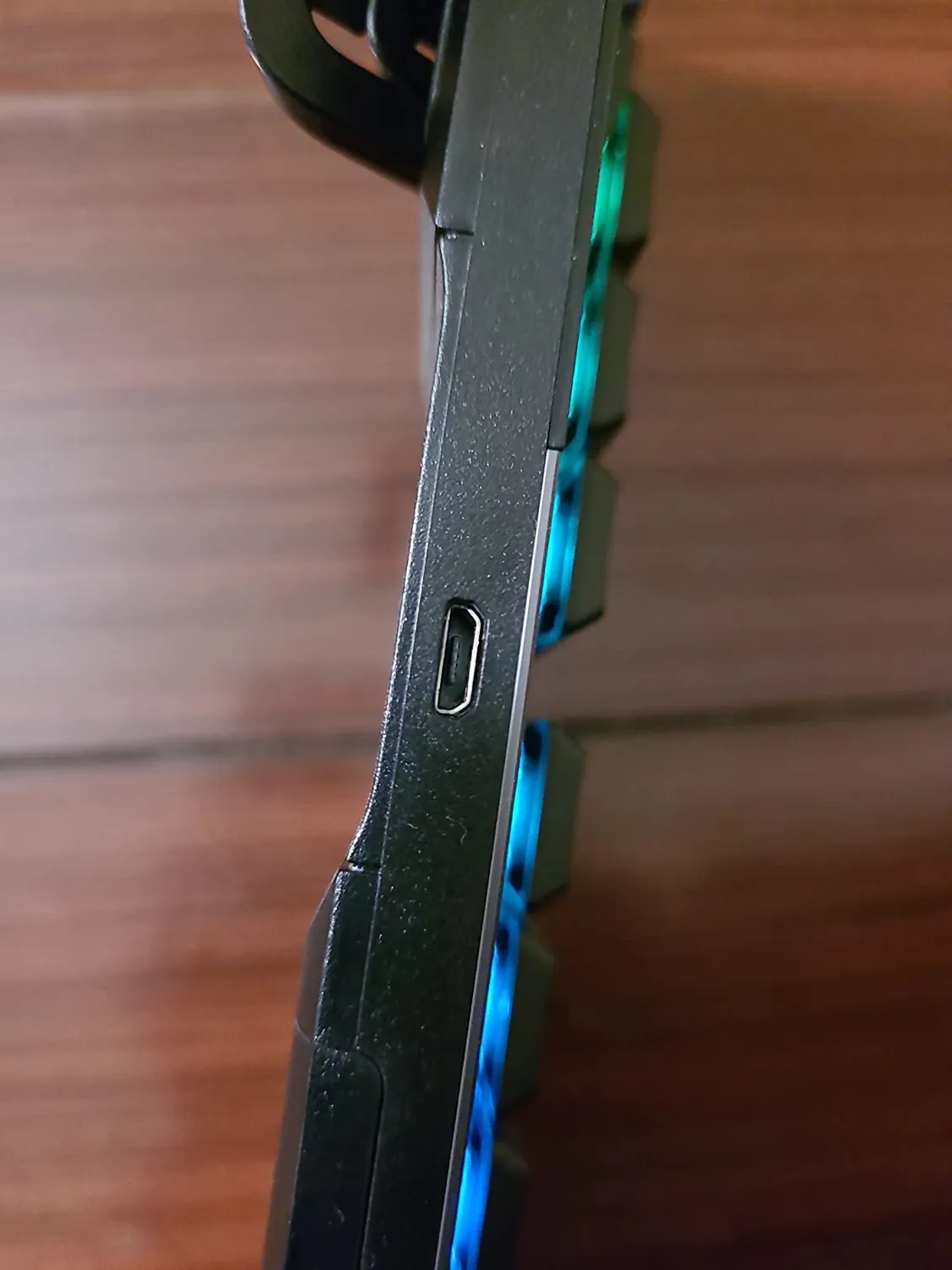Logitech G G915 Tastiera Gaming Wireless GL Tactile