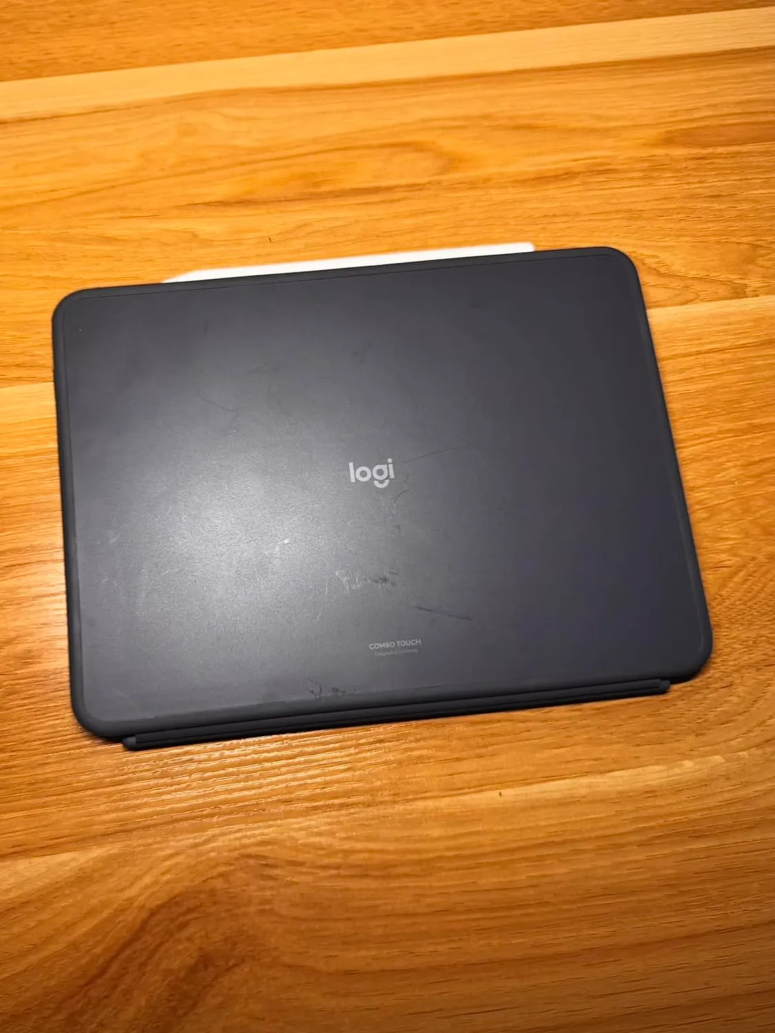 Logitech Combo Touch custodia tastiera iPad Air 13 ITA