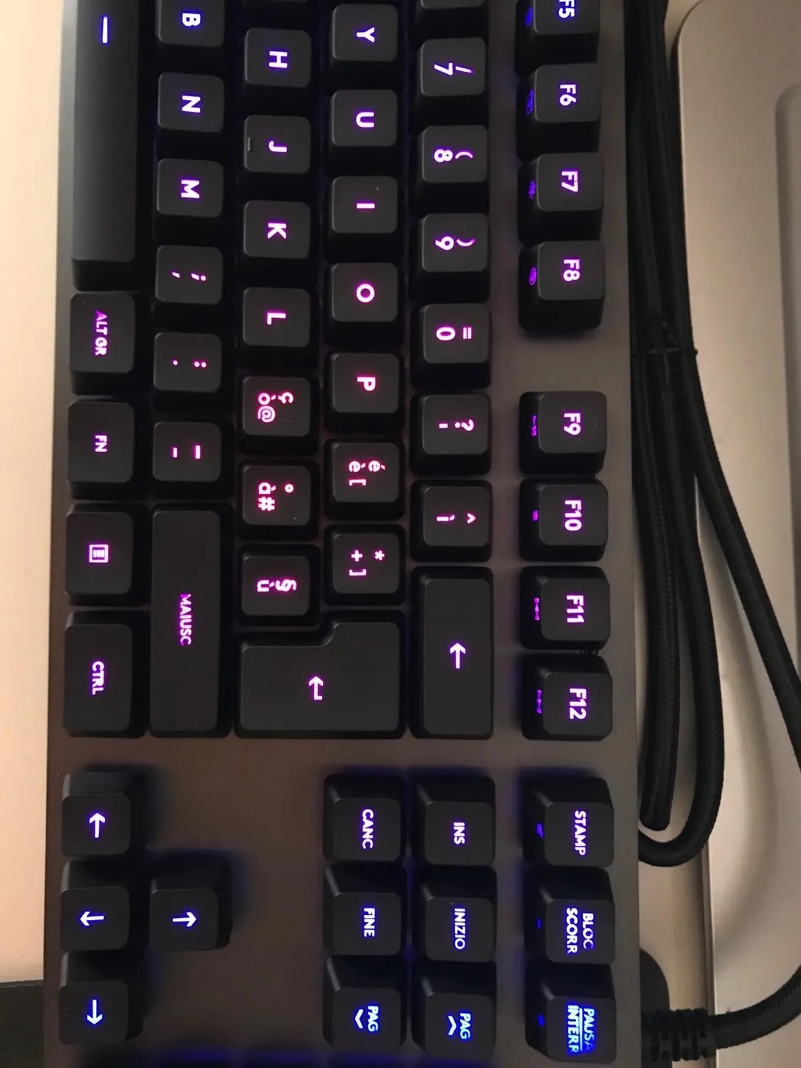 Logitech G513 tastiera gaming meccanica RGB carbon IT