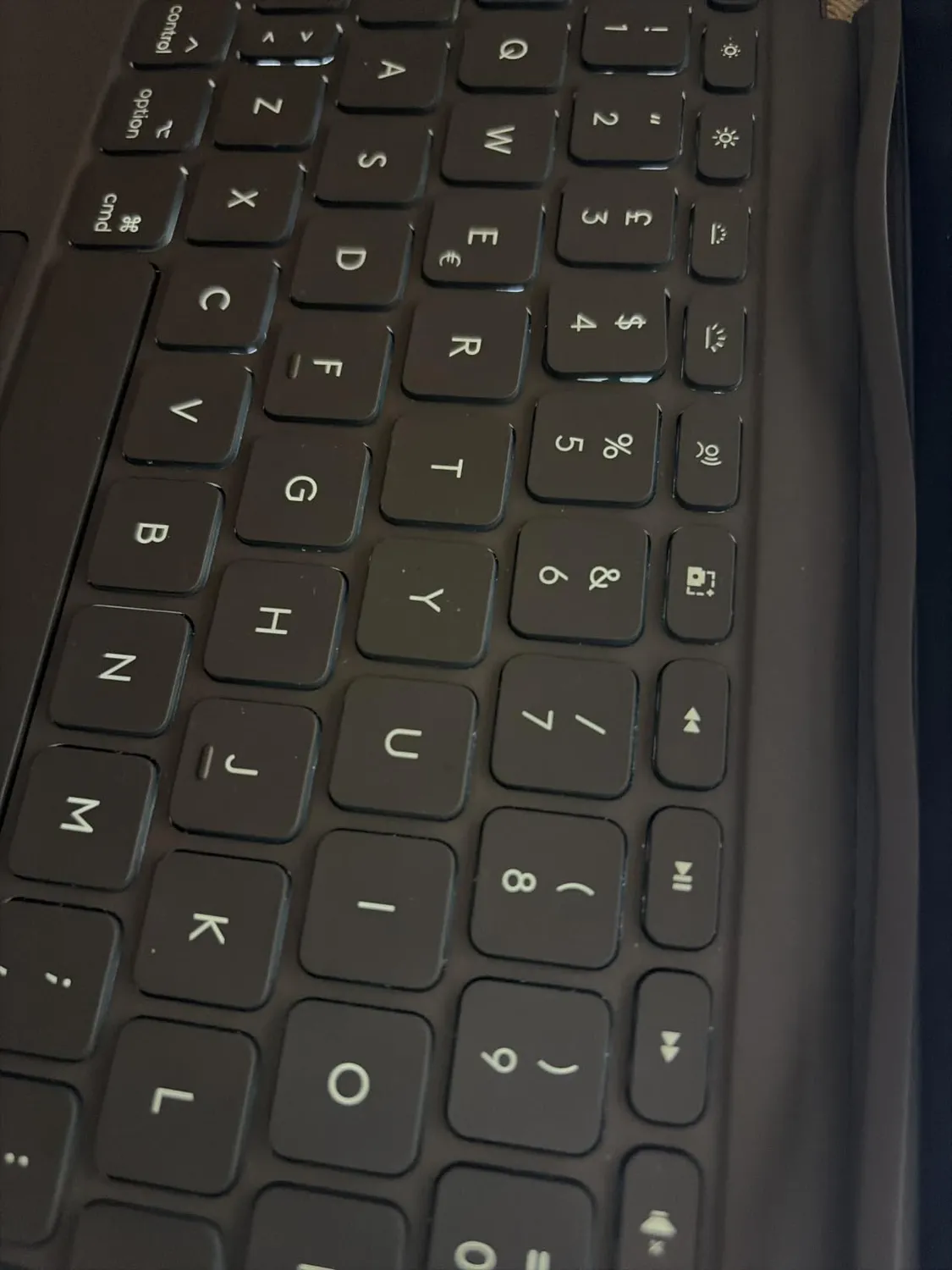 Logitech Combo Touch custodia tastiera iPad Air 13 ITA