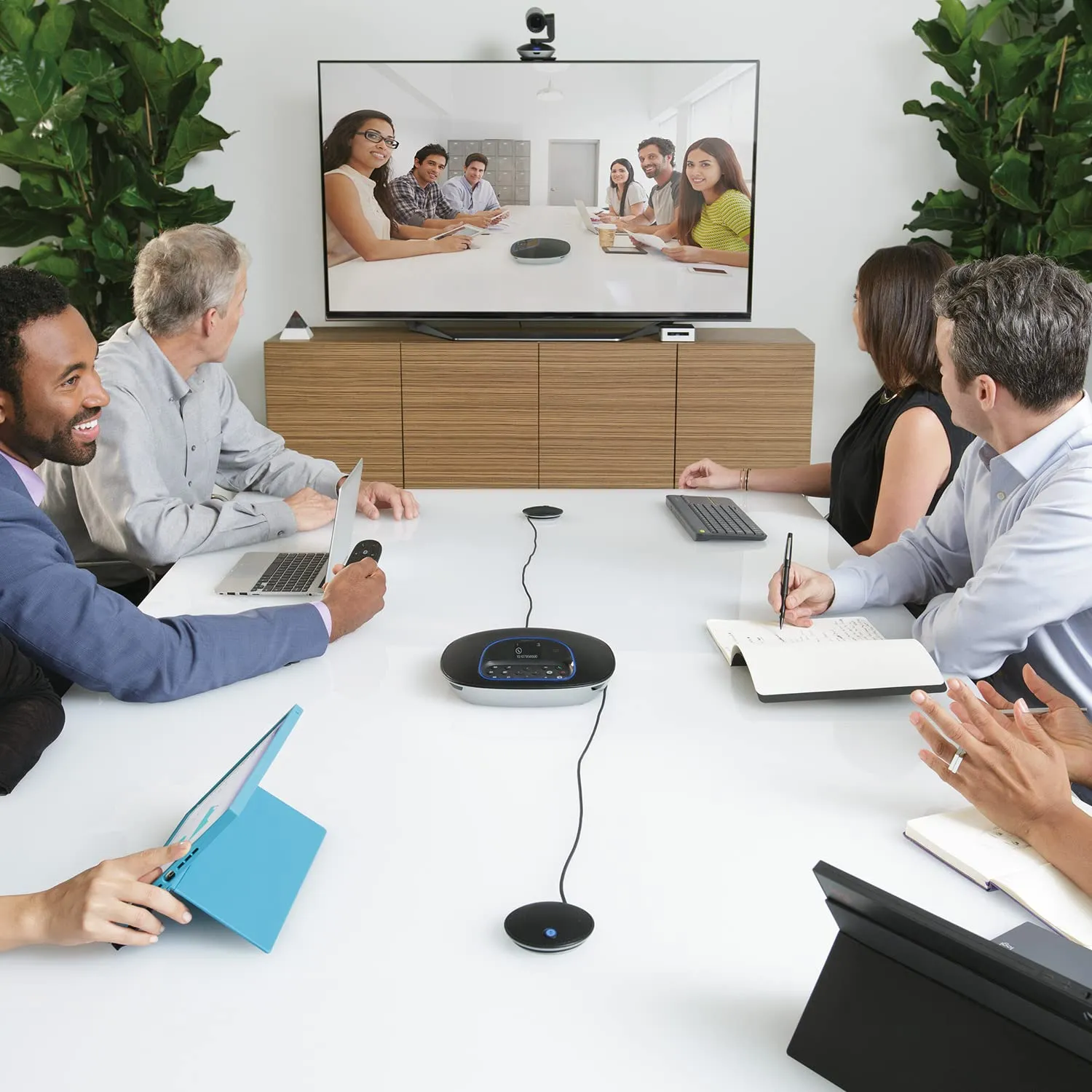 Logitech Group sistema videoconferenza 1080p 14-20 persone