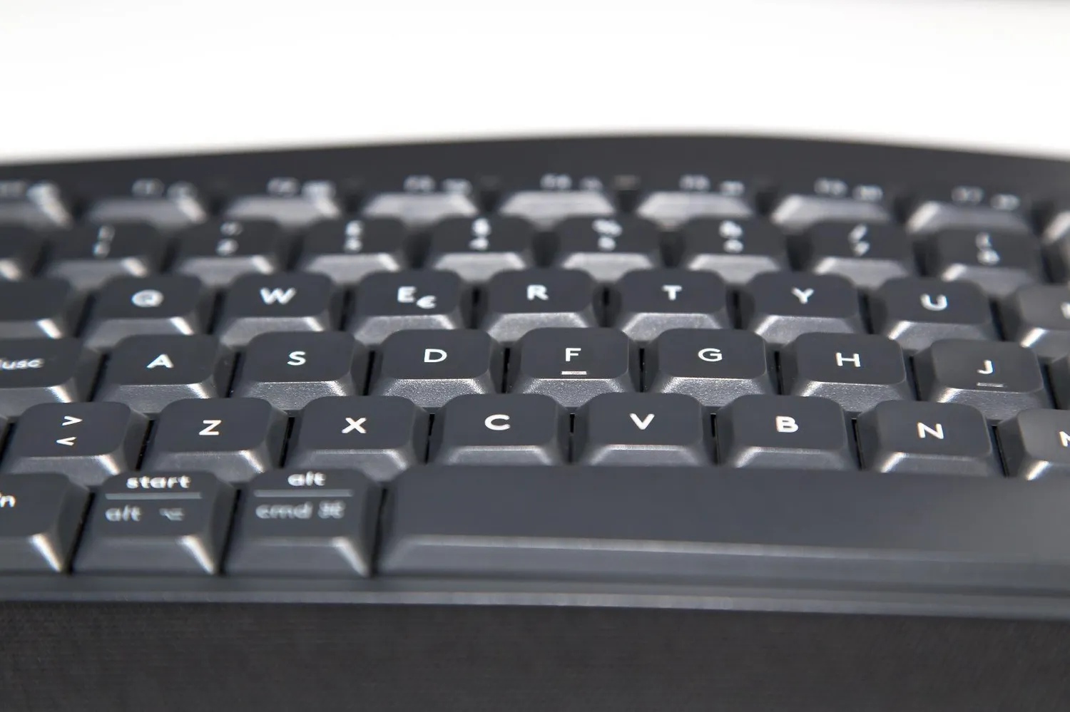 Logitech MK850 Kit Tastiera e Mouse Wireless Nero ITA