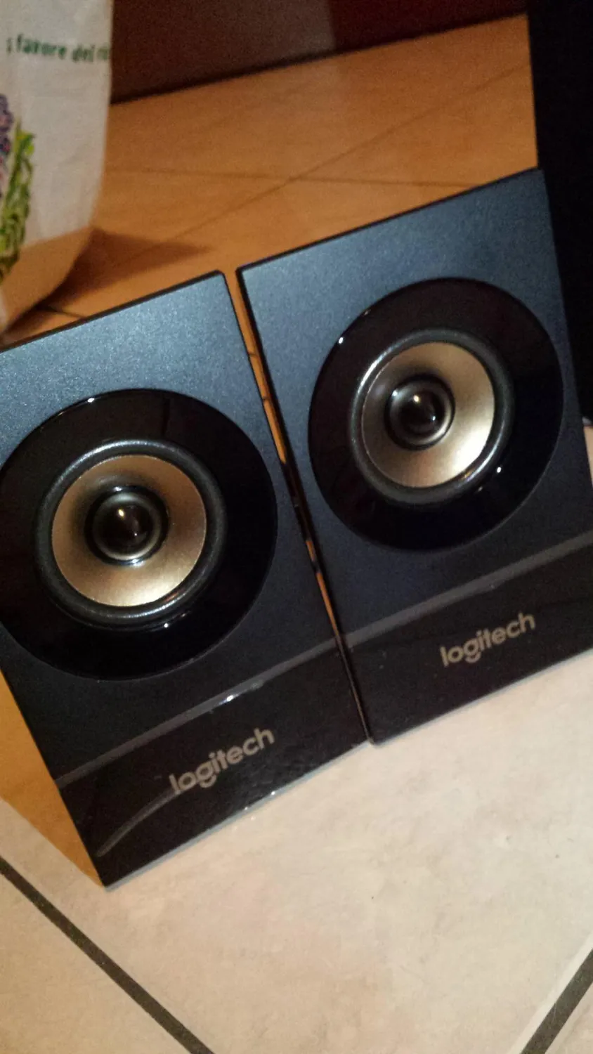 Logitech Z533 Sistema 2.1 Altoparlanti PC con Subwoofer Bassi profondi