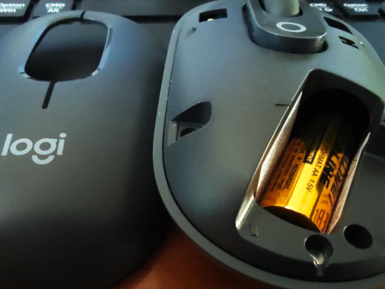 Logitech POP Mouse wireless rosa clic silenziosi