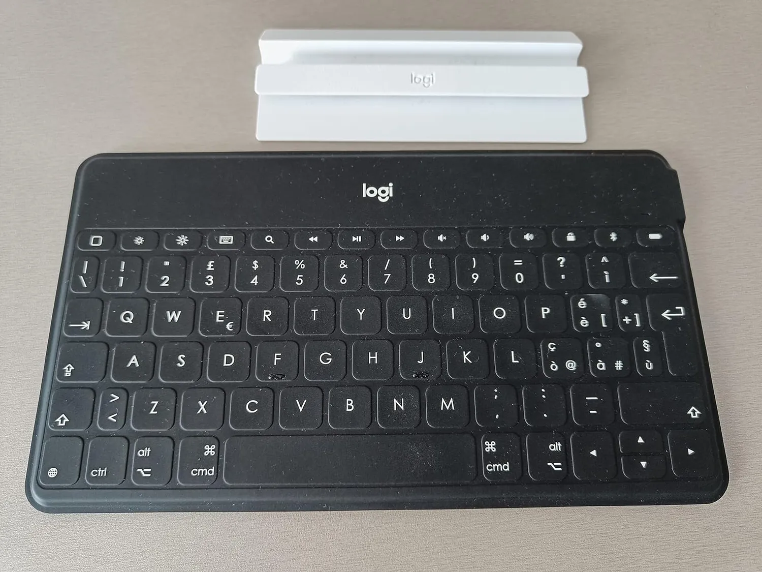 Logitech Keys-To-Go tastiera Bluetooth nera leggera