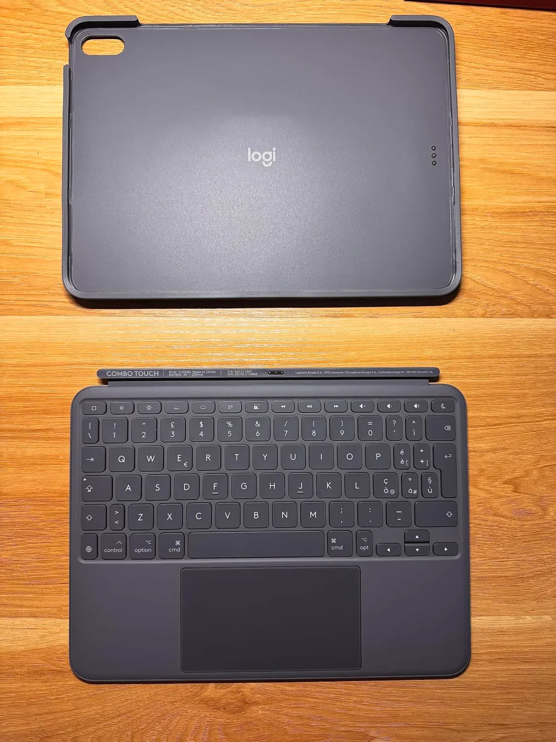 Logitech Combo Touch custodia tastiera iPad Air 13 ITA