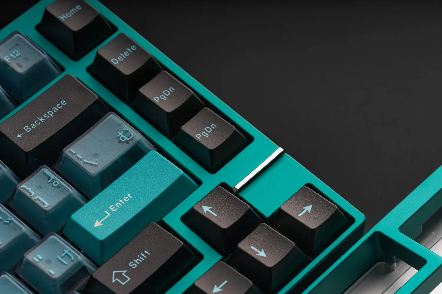 QwertyKeys Neo75 tastiera custom hot-swap tri-mode