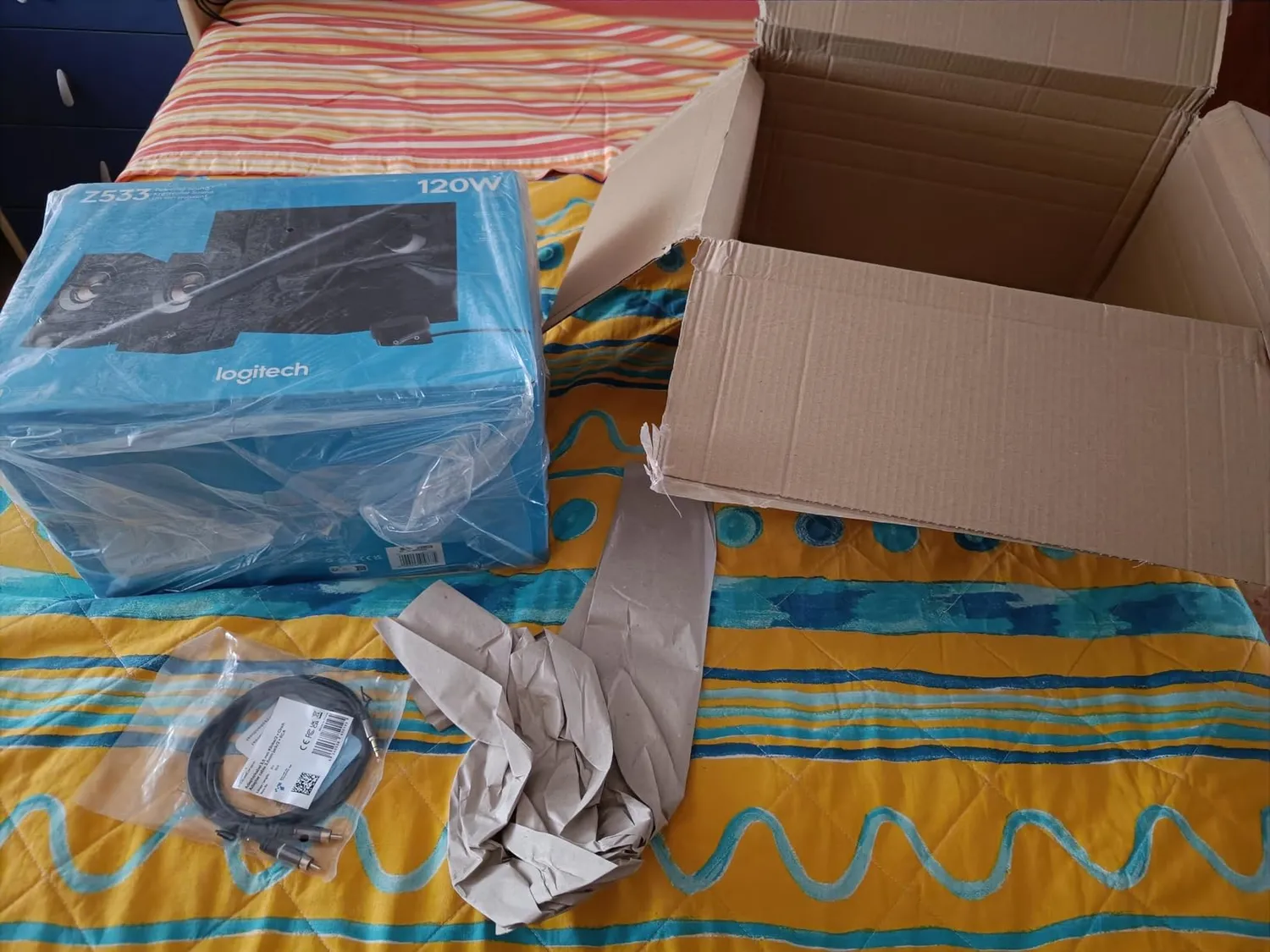 Logitech Z533 Sistema 2.1 Altoparlanti PC con Subwoofer Bassi profondi