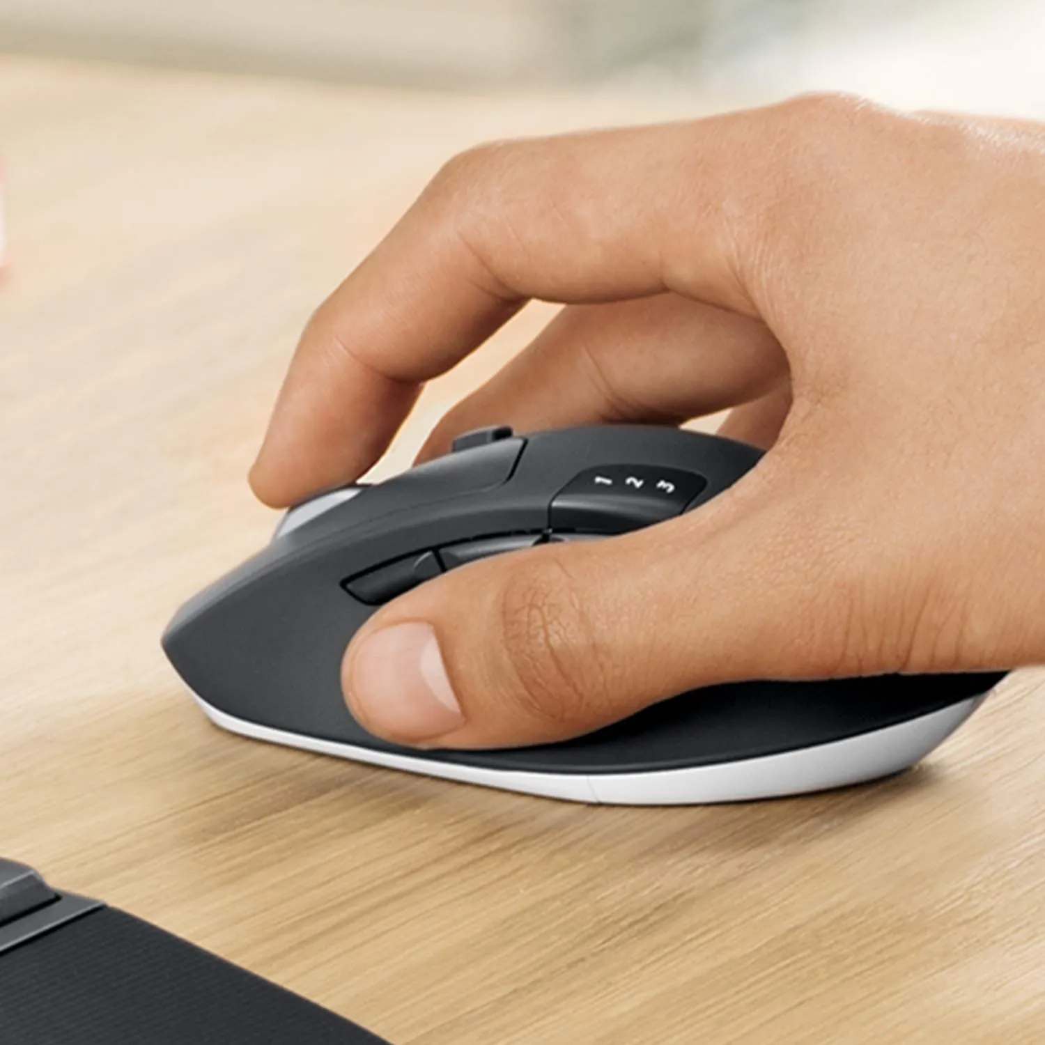 Logitech MK850 Kit Tastiera e Mouse Wireless Nero ITA