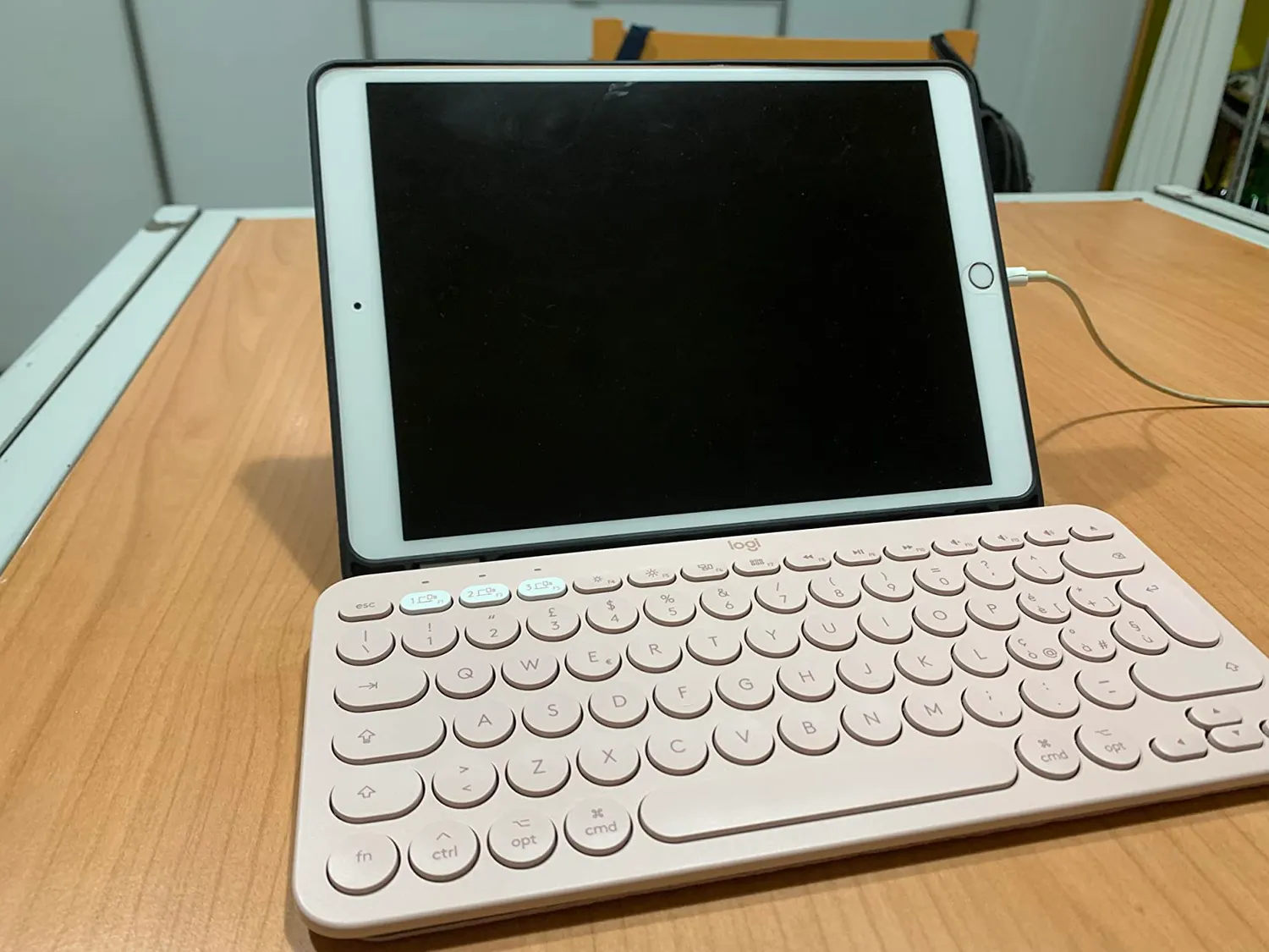 Logitech K380 tastiera Bluetooth Mac ITA QWERTY multidispositivo