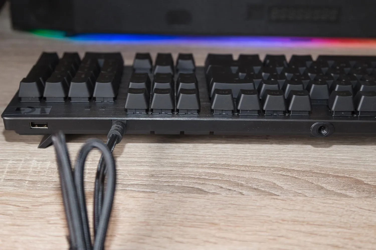Logitech G513 tastiera gaming meccanica RGB carbon IT