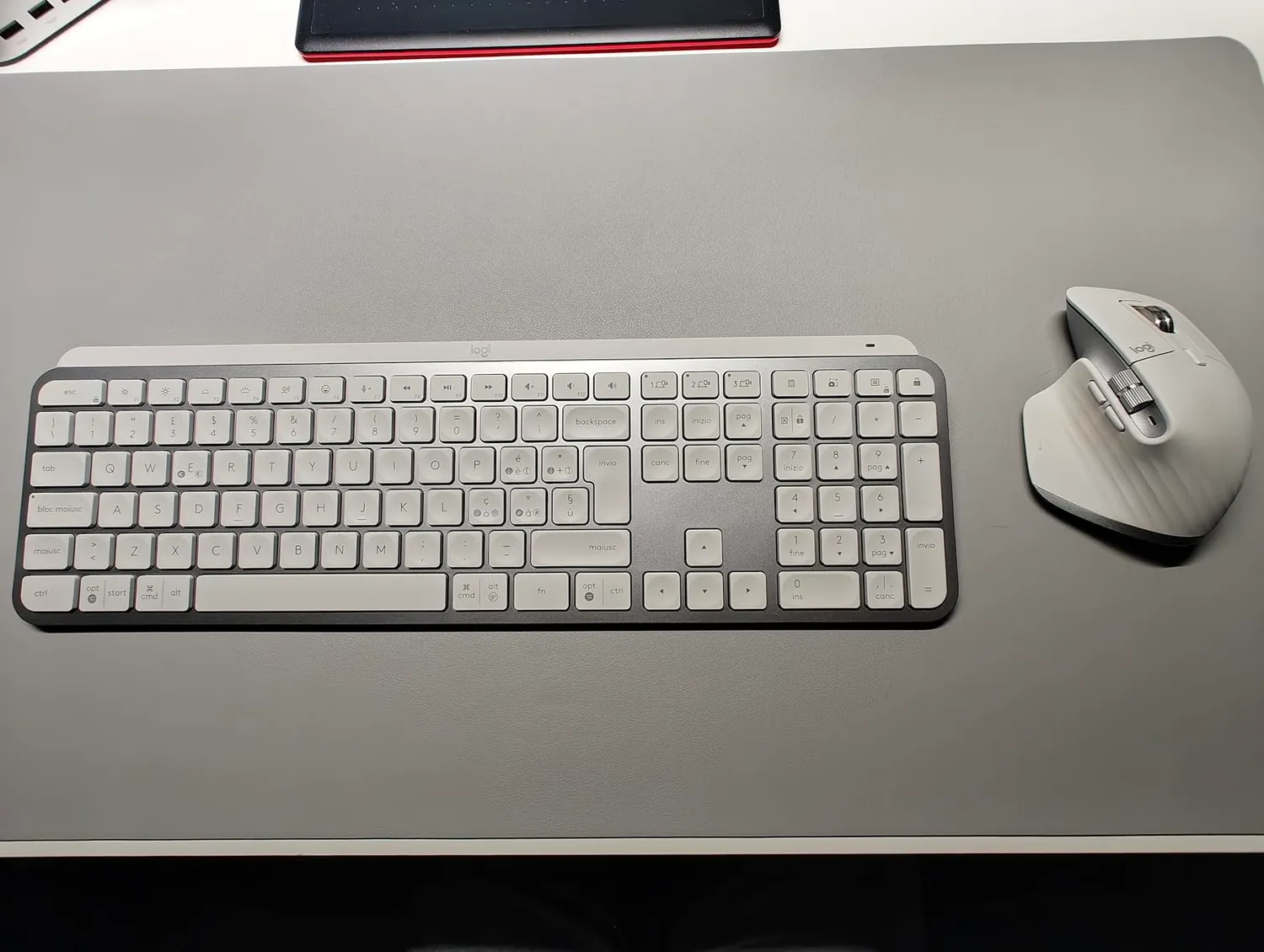 Logitech MX Master 3S mouse wireless grigio chiaro 8K
