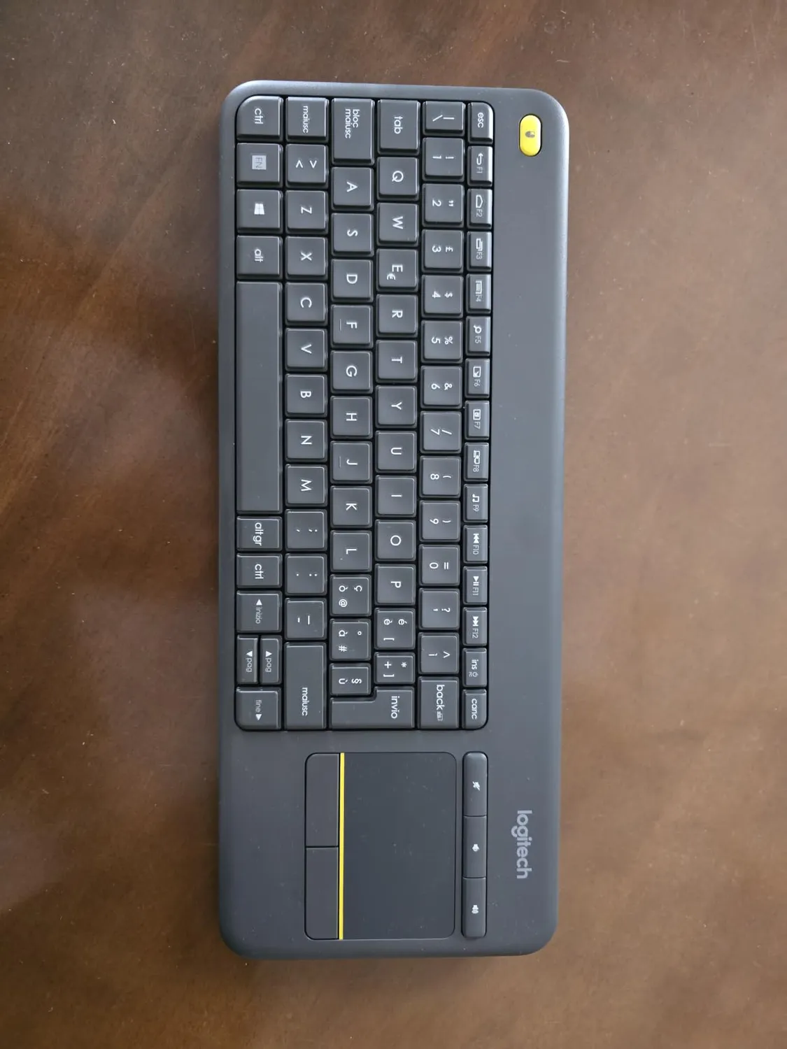 Logitech K400 Plus tastiera wireless bianca con touchpad