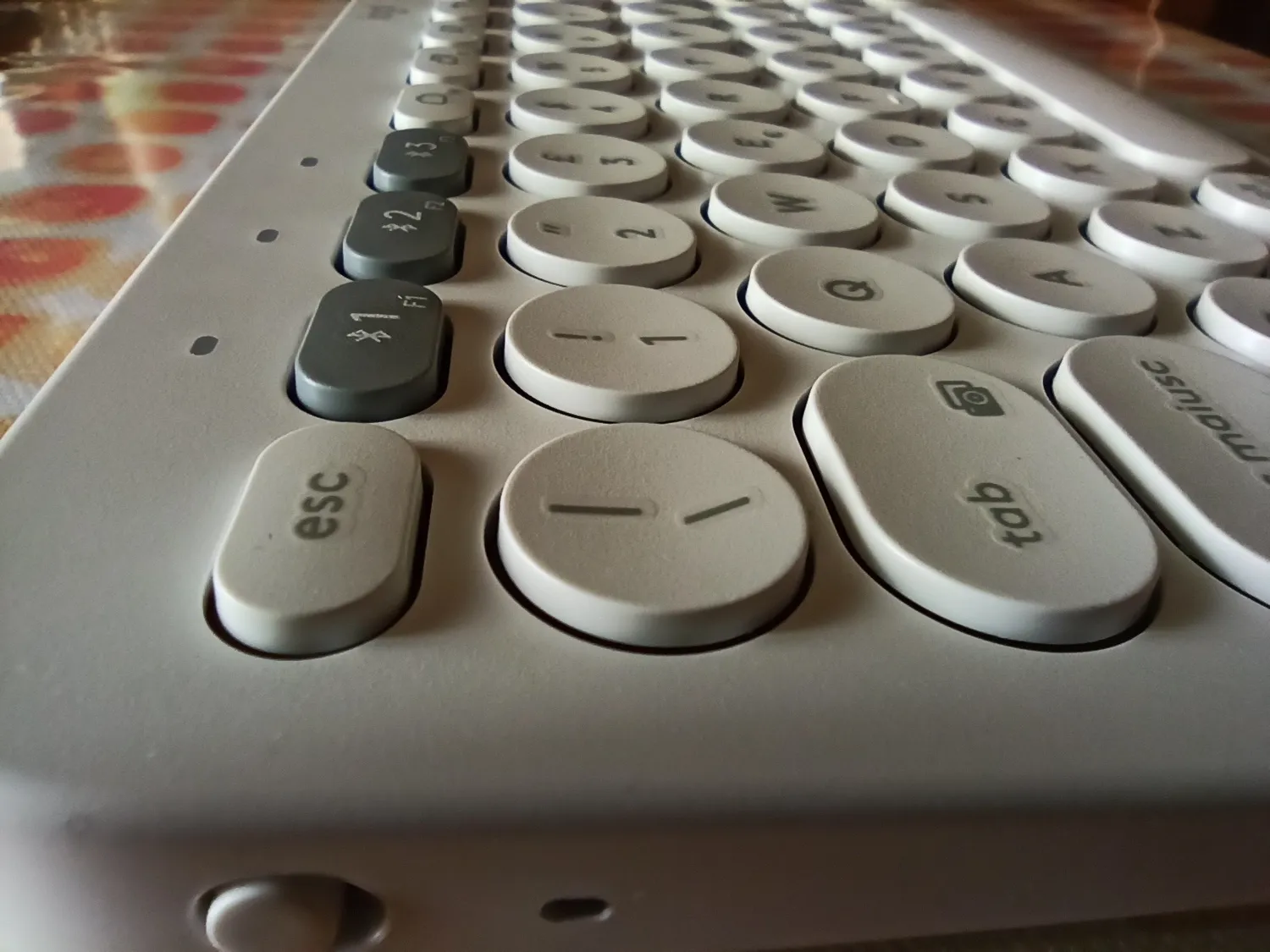 Logitech K380 tastiera Bluetooth blu multidispositivo