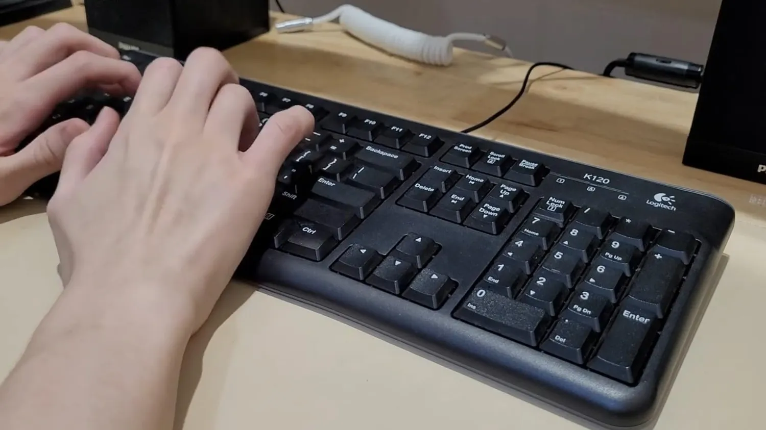 Logitech K120 tastiera cablata USB ITA QWERTY silenziosa