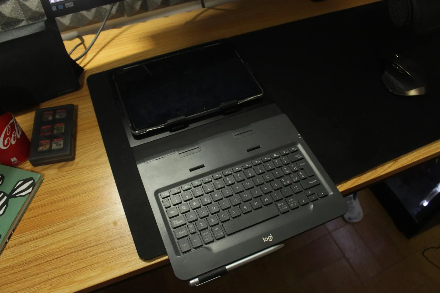 Logitech Universal Folio cover tastiera tablet 9-10" ITA