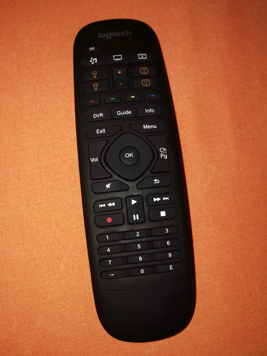 Logitech Harmony Companion telecomando universale Hub