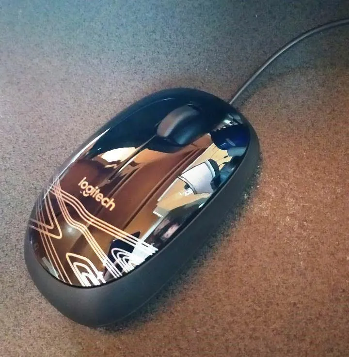 Logitech M105 mouse USB con filo nero ottico