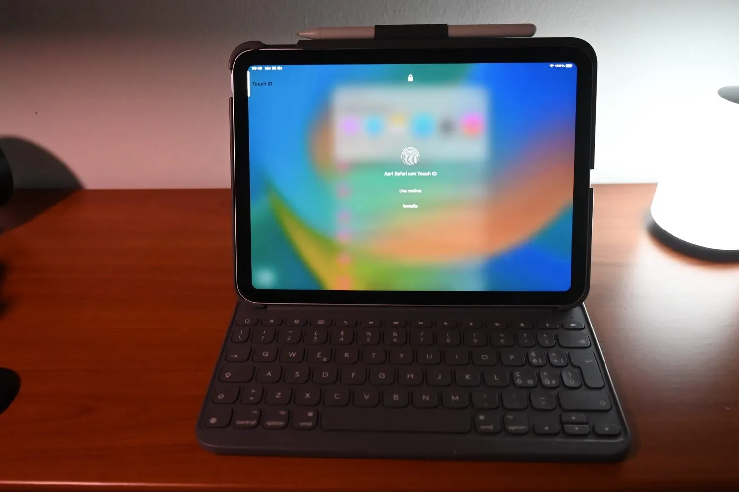 Logitech Slim Folio custodia tastiera iPad 10a gen ITA
