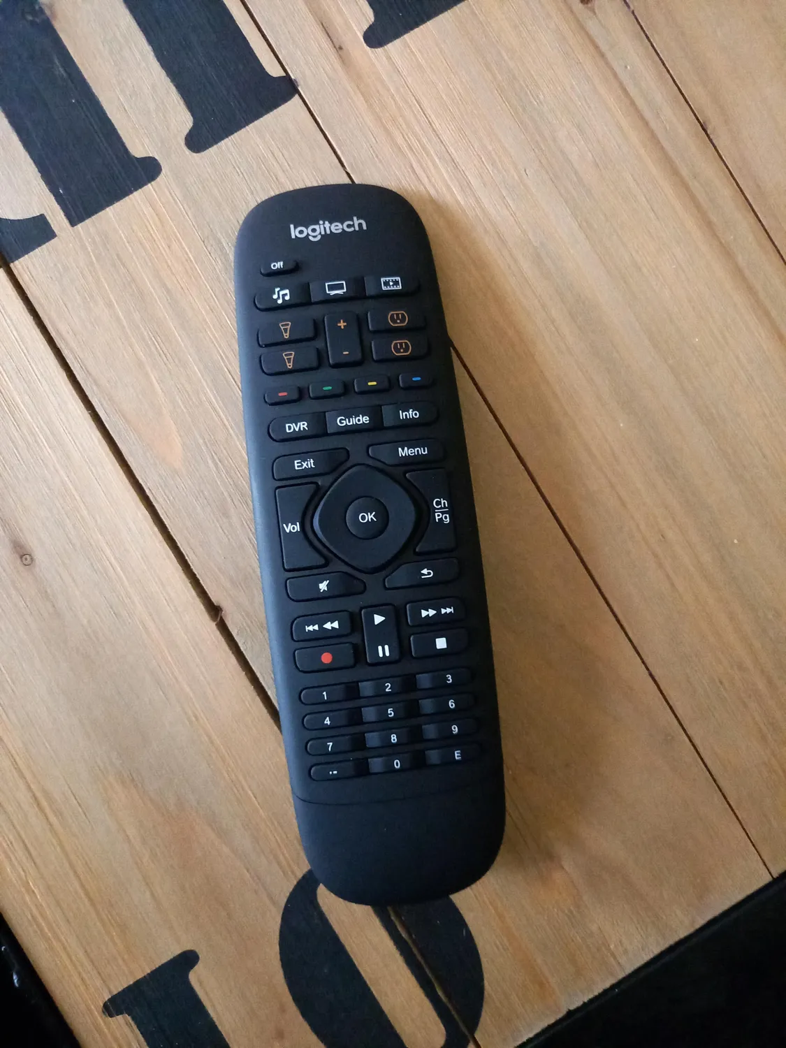 Logitech Harmony Companion telecomando universale Hub