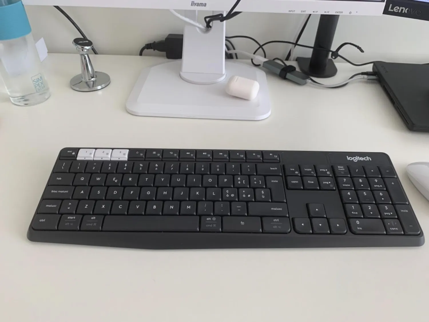 Logitech K375s tastiera wireless italiana nera con stand