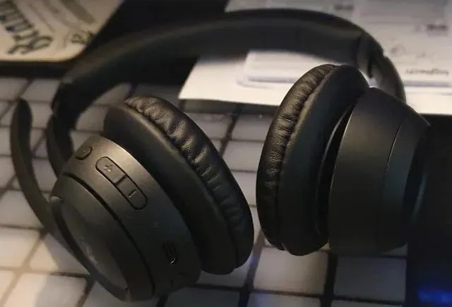 Logitech Zone 300 cuffia bluetooth rosa con microfono