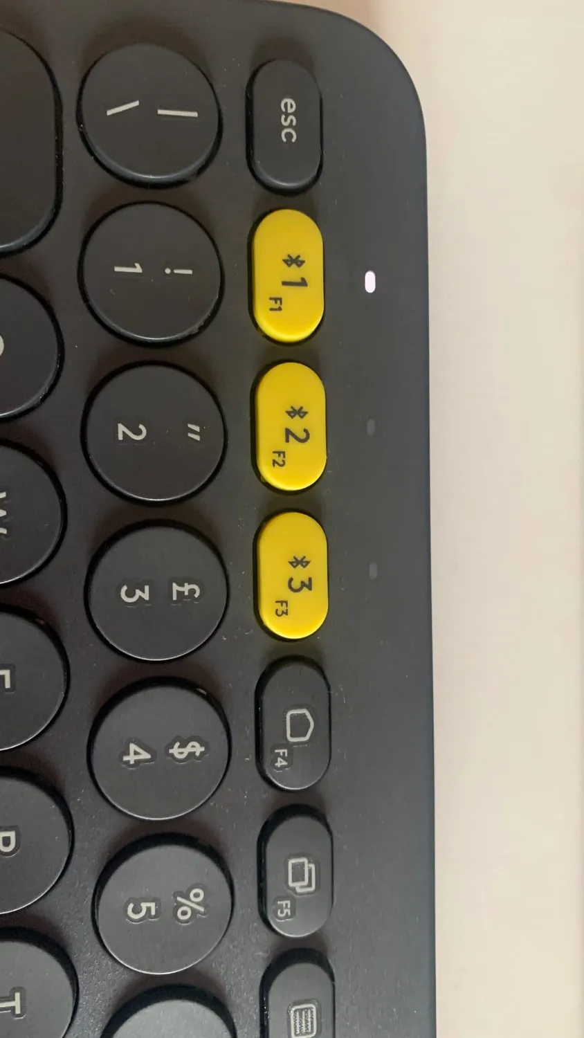 Logitech K380 tastiera Bluetooth nera ITA QWERTY