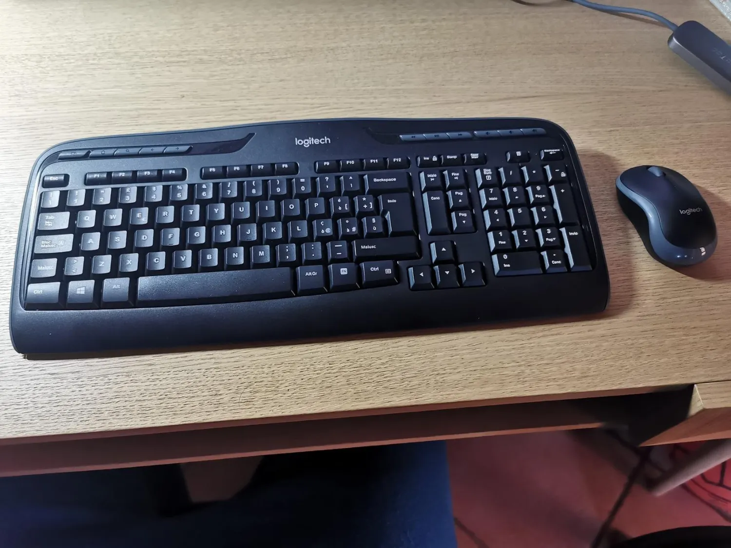 Logitech MK330 kit tastiera e mouse wireless italiano