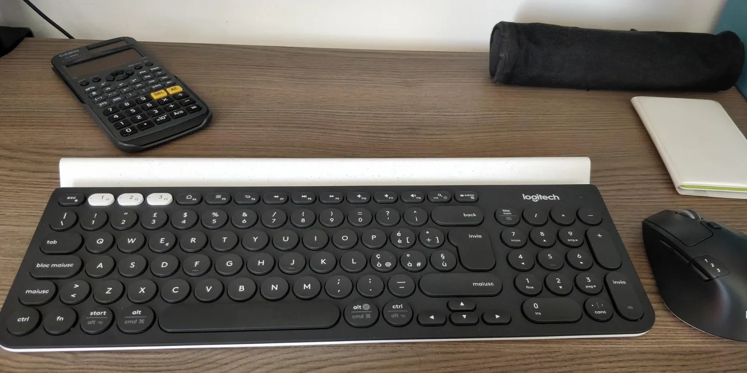Logitech K780 tastiera wireless grigia bluetooth ITA QWERTY