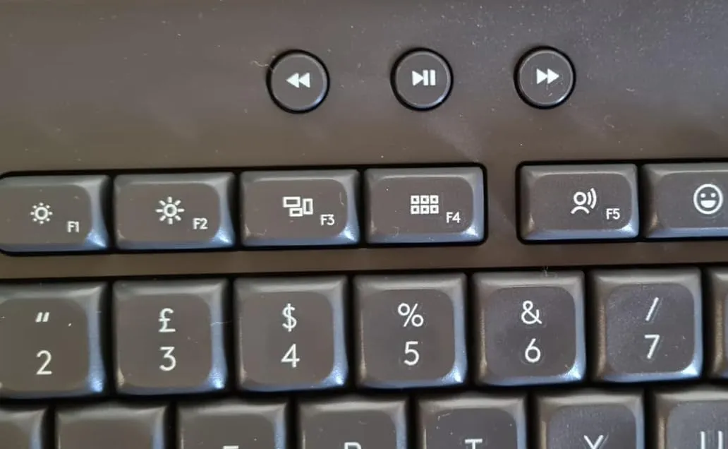 Logitech Signature K650 tastiera wireless ITA QWERTY comfort