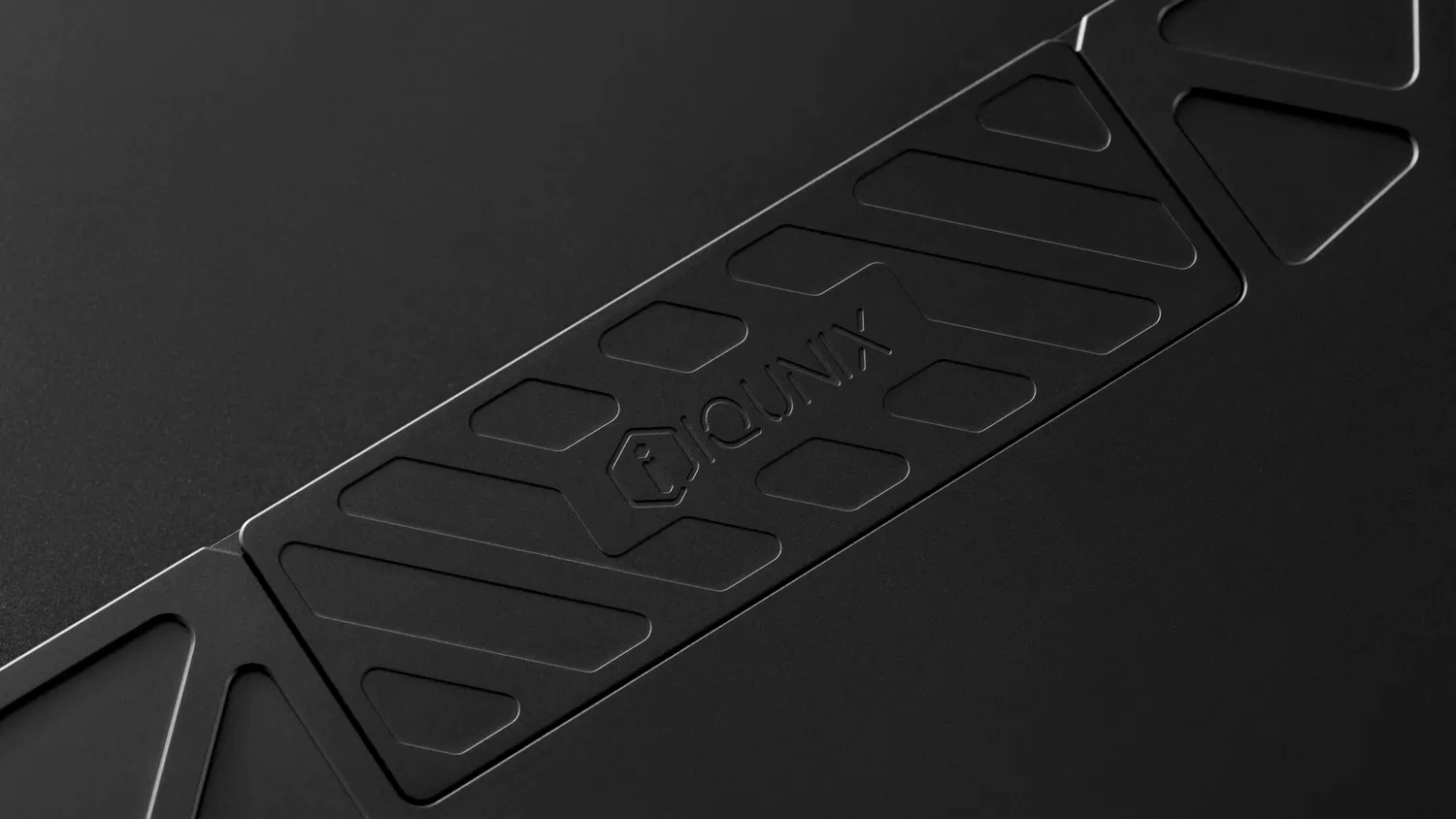 IQUNIX MQ80 tastiera nero alluminio low profile