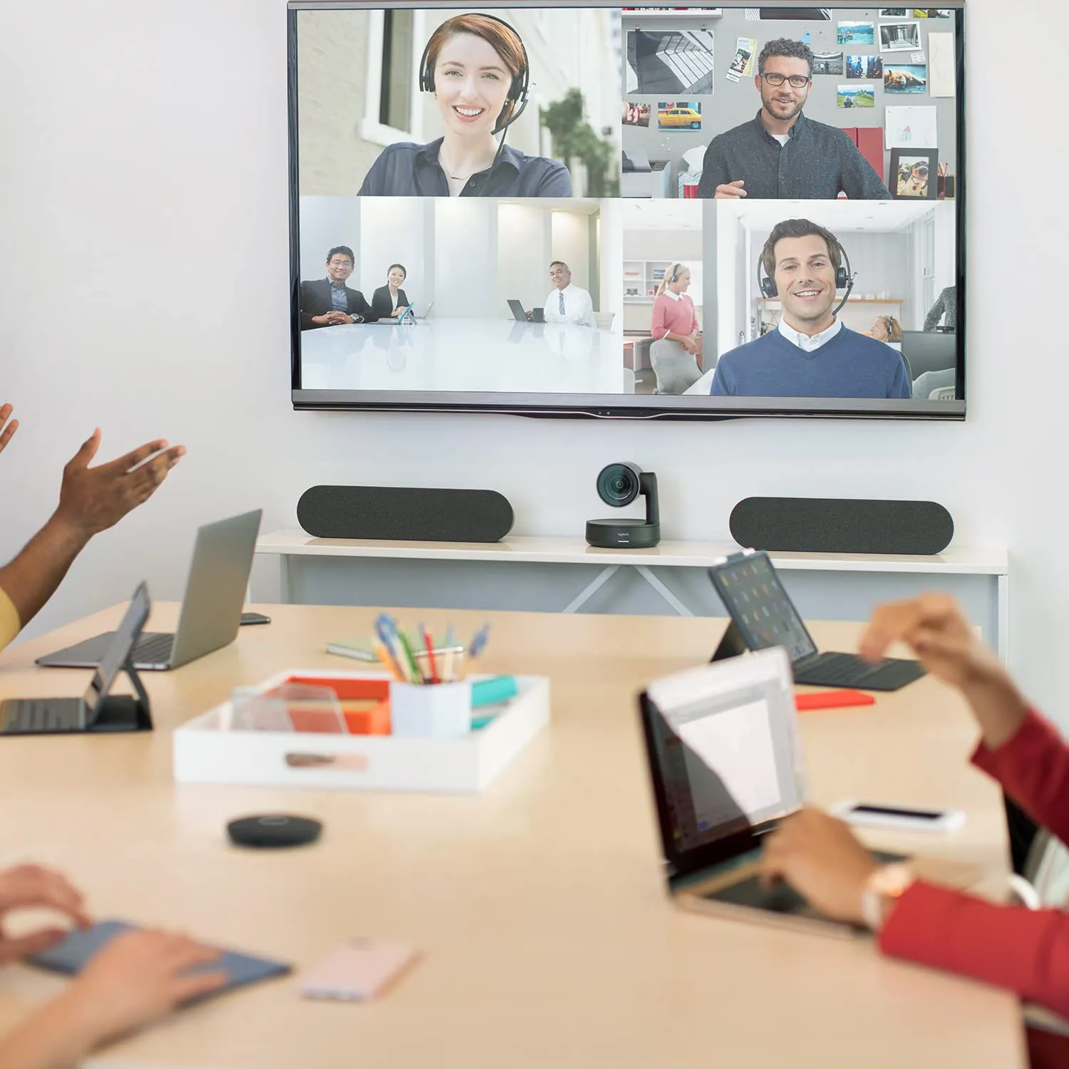 Logitech Rally Ultra-HD ConferenceCam webcam sala riunioni 4K PTZ