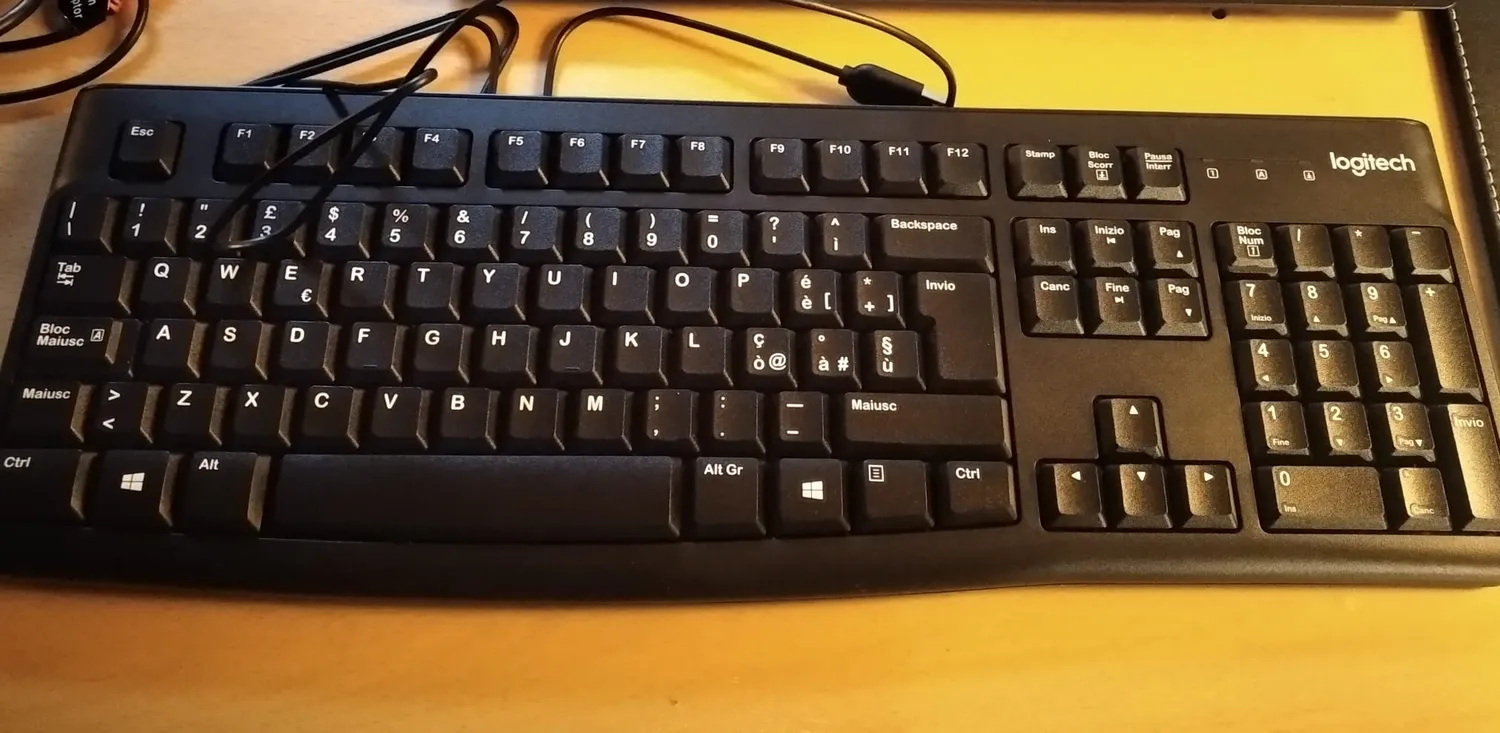 Logitech K120 tastiera cablata USB ITA QWERTY silenziosa